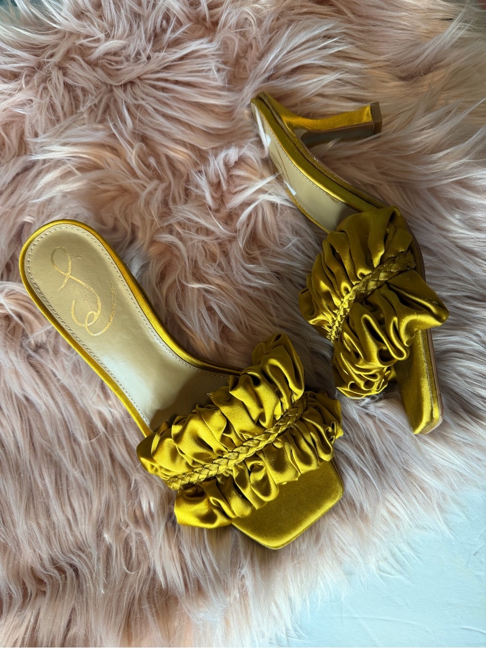 Sam Edelman Kady Ruffle Sandals Heels Gold Size 6,5